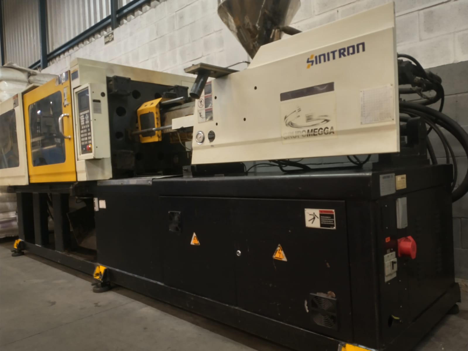 Injetora Borchê SB 200 Sinitron